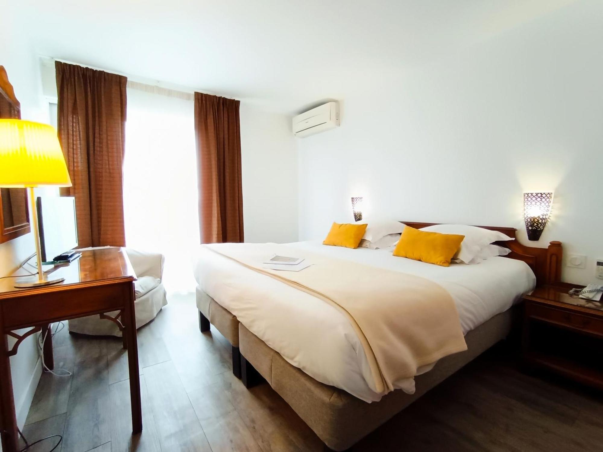 Hotel Des Tuileries Nimes Ngoại thất bức ảnh