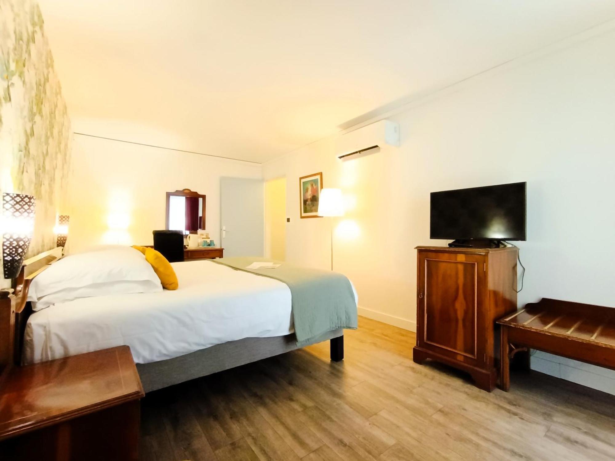 Hotel Des Tuileries Nimes Ngoại thất bức ảnh