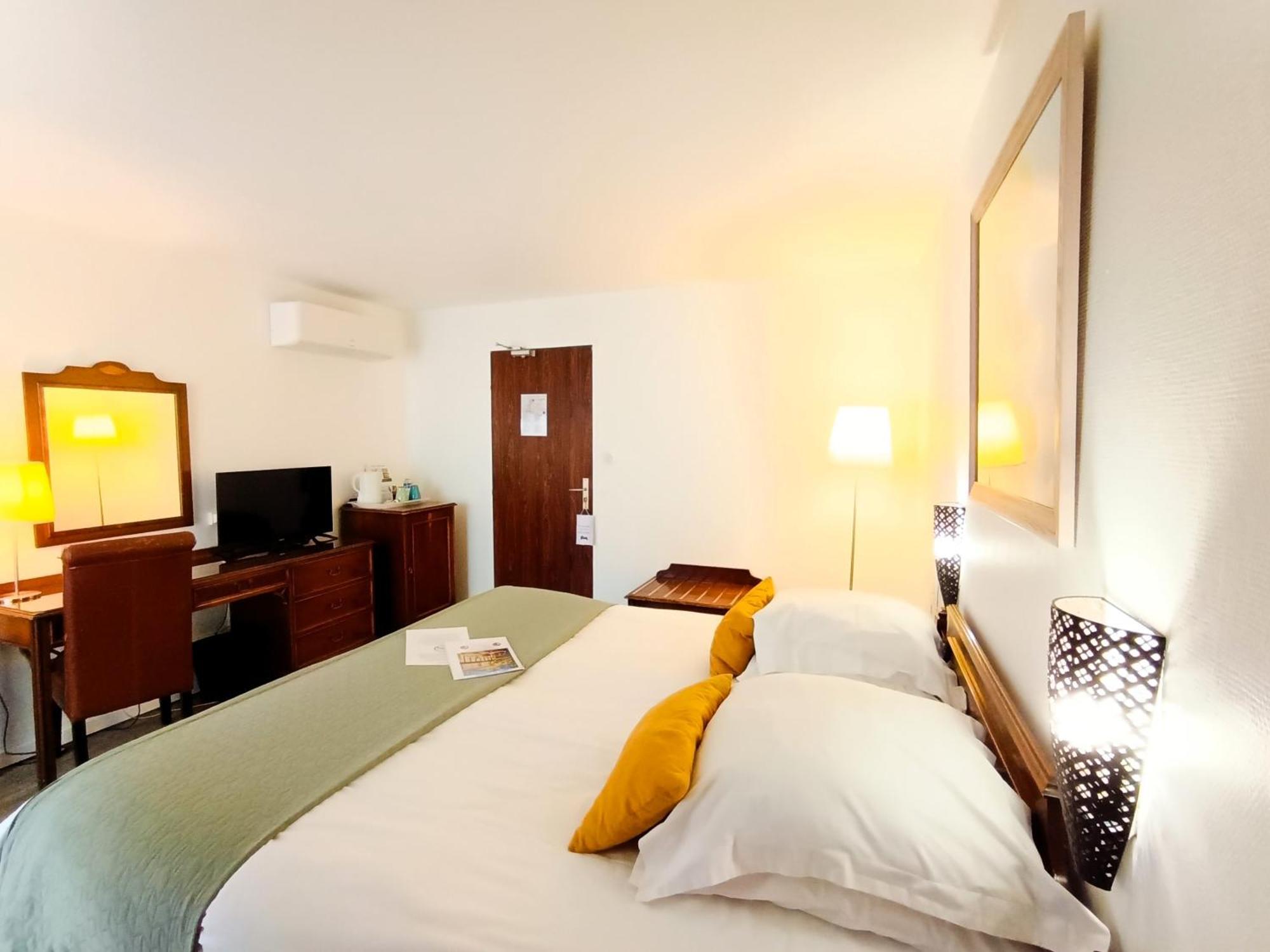 Hotel Des Tuileries Nimes Ngoại thất bức ảnh